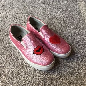 HOO Heart and Lips Pink Glittery Sneakers sz  1